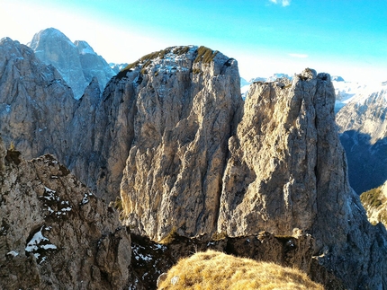 Via Gogna - Cerruti, Pale di San Lucano, Dolomiti, Luciano Alessandro, Claudio Moretto, Beppe Tararan, Denis Tonello - Durante la prima invernale della Via Gogna - Cerruti alla Seconda Pala di San Lucano