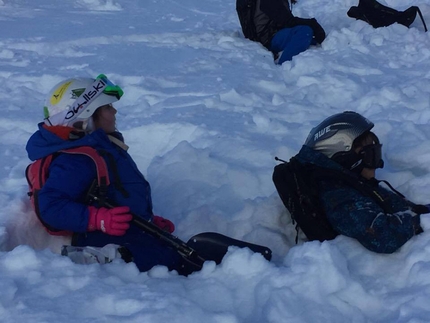 Progetto Icaro 2017 - Durante la prima tappa del Progetto Icaro il 29/12/2016 ad Alagna, per sensibilizzare i giovani sull’attività dello sci freeride fuori pista e sulla sicurezza in montagna.