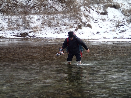 Cascata della Pissa, Dolomites, Luca Vallata, Santiago Padrós - La Pissa at Termine di Cadore: Luca Vallata wading through river Piave