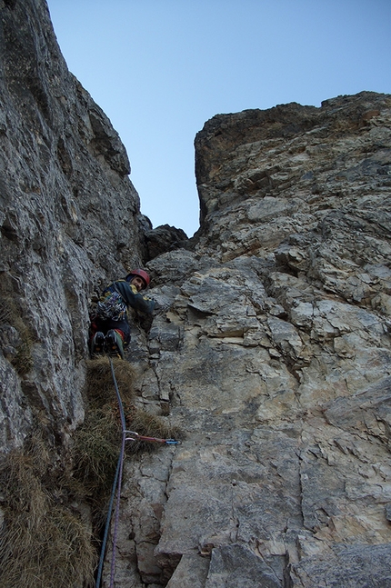 Grande artista spaziale, Sasso delle Molesse, Piccole Dolomiti, Paolo Cristofari - Paolo Cristofari durante l'apertura di Grande artista spaziale, Sasso delle Molesse, Piccole Dolomiti