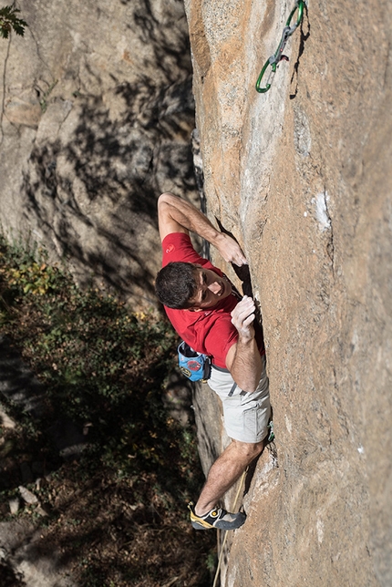 Marcello Bombardi - Marcello Bombardi libera Cose preziose 8c+ nella falesia Il libro, Borgone, in Val di Susa