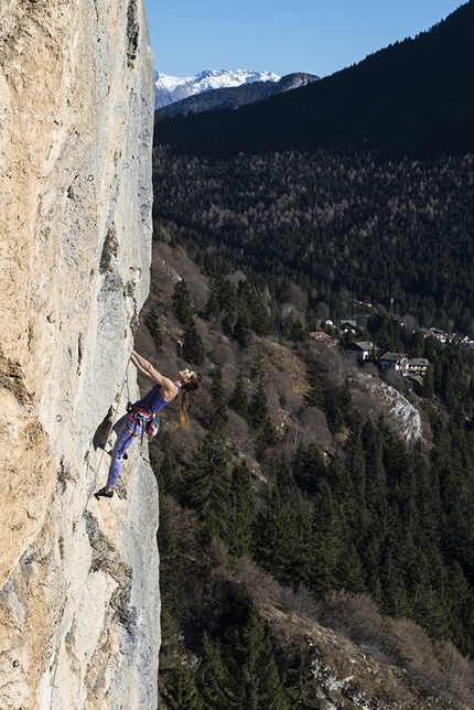 Corna Rossa di Bratto, Settore Solarium, Val Seriana - Climbing at the sector Solarium at the crag Corna Rossa above Bratto, Italy