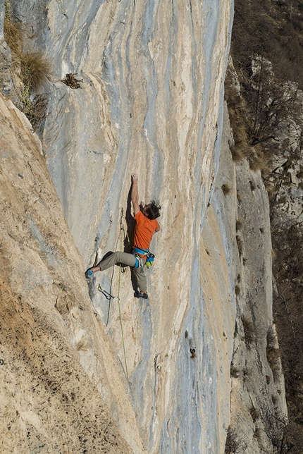 Corna Rossa di Bratto, Settore Solarium, Val Seriana - Climbing at the sector Solarium at the crag Corna Rossa above Bratto, Italy