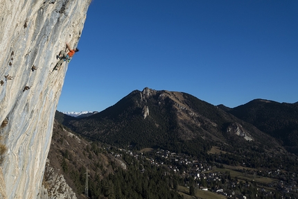 Corna Rossa di Bratto, Settore Solarium, Val Seriana - In arrampicata al Settore Solarium di Corna Rossa di Bratto