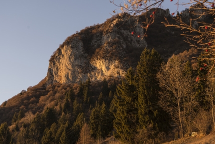 Corna Rossa di Bratto, Settore Solarium, Val Seriana - In arrampicata al Settore Solarium di Corna Rossa di Bratto