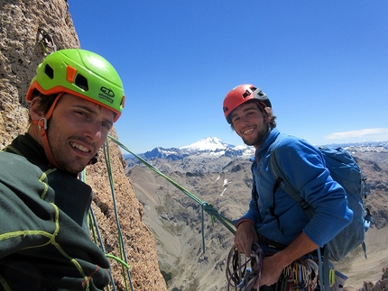 Patagonia, Frey, Argentina, arrampicata, Francesco Salvaterra, Filippo Mosca - Arrampicata a Frey in Patagonia: Francesco Salvaterra, Filippo Mosca e, alle spalle, il Cerro Tronador