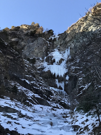 Valtournenche, François Cazzanelli, Francesco Ratti, Jules Pession, Livello Inferiore, Nuovi Orizzonti - Livello Inferiore in Valtournenche (François Cazzanelli, Francesco Ratti 20/01/2017)