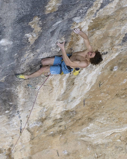 Adam Ondra ad Oliana ripete Pachamama 9a+ e tenta un difficile progetto