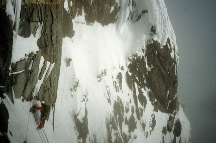 Cerro Murallon, Patagonia - Durante la storica prima salita del Cerro Murallon in Patagonia, effettuata nel 1984 dai Ragni di Lecco Carlo Aldè, Casimiro Ferrari e Paolo Vitali.