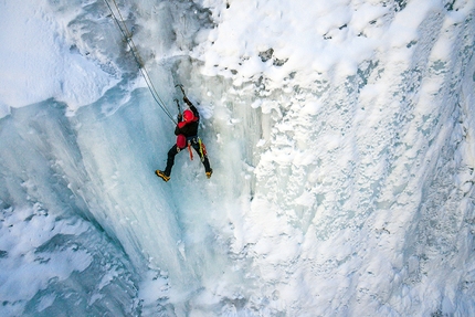 Montenegro, Tara Canyon, ice climbing, Nikola Đurić, Dušan Branković, Dušan Starinac, Danilo Pot, Ivan Laković - Climbing Strast (WI5+, 150m) and Mali zec (WI 4, 150m) in Tara Canyon, the two most difficult icefalls in Montenegro 