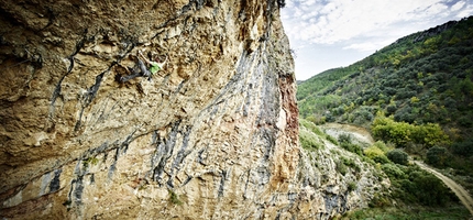 Santa Linya - Andrea Bindhammer repeating La Novena Enmienda 9a+ at Santa Linya