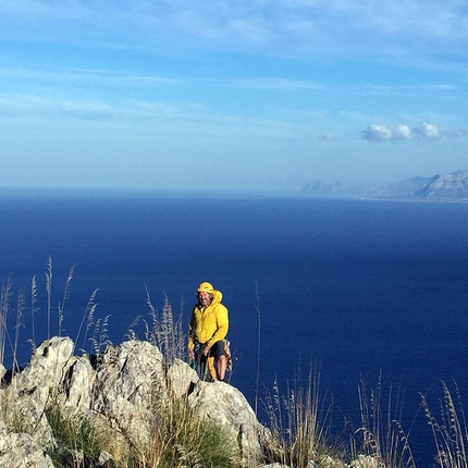 San Vito Lo Capo, Monte Monaco, Christoph Hainz, Andrea De Martin Polo, Sicilia - Durante l'apertura di 'November Sun' sulla parete est di Monte Monaco, San Vito lo Capo, Sicilia (Christoph Hainz, Andrea De Martin Polo 11/2016). 