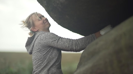 Stuck - Alice Hafer and Zofia Reych climb classic Peak District crack