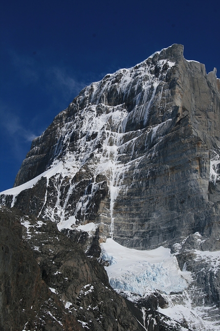 Cerro Murallon, Patagonia, David Bacci, Matteo Bernasconi, Matteo Della Bordella - The East Face of Cerro Murallon in Patagonia breached by David Bacci, Matteo Bernasconi, Matteo Della Bordella on 04-05/02/2017 via their 'El Valor del Miedo'