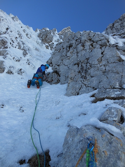 Monte Miletto, Monti del Matese, Infinite Dreams, Monti Riccardo Quaranta, Agnese Flavi - During the first ascent of 'Infinite Dreams' Monte Miletto, Monti del Matese (Riccardo Quaranta, Agnese Flavi 15/02/2017)