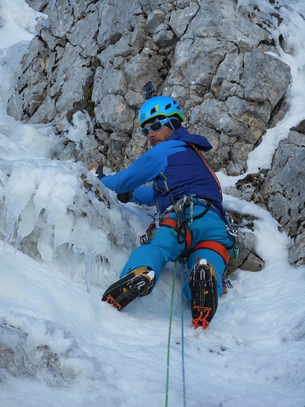 Monte Miletto, Monti del Matese, Infinite Dreams, Monti Riccardo Quaranta, Agnese Flavi - During the first ascent of 'Infinite Dreams' Monte Miletto, Monti del Matese (Riccardo Quaranta, Agnese Flavi 15/02/2017)