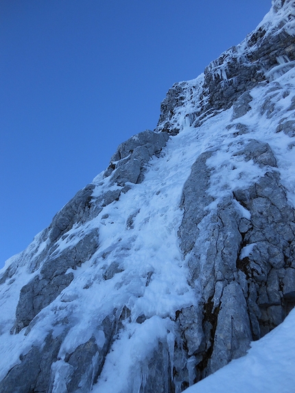 Monte Miletto, Monti del Matese, Infinite Dreams, Monti Riccardo Quaranta, Agnese Flavi - During the first ascent of 'Infinite Dreams' Monte Miletto, Monti del Matese (Riccardo Quaranta, Agnese Flavi 15/02/2017)