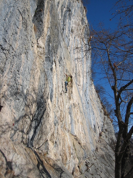 Corna Rossa di Bratto, Val Seriana - Climbing at Corna Rossa di Bratto