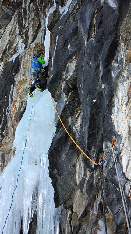 Old Boy, difficult new mixed climb at Cogne by Mauro Mabboni and Patrick Gasperini
