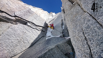 Alpinismo in Patagonia: nuova via dei fratelli Pou sulla Est dell' Aguja Guillaumet