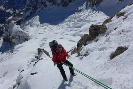 Grandes Jorasses, No siesta, Bonatti - Vaucher, Monte Bianco, Luka Lindič, Ines Papert  - Luka Lindič and Ines Papert during their ascent of No siesta and Bonatti - Vaucher up the North Face of Grandes Jorasses, Mont Blanc (20 - 22/02/2017)