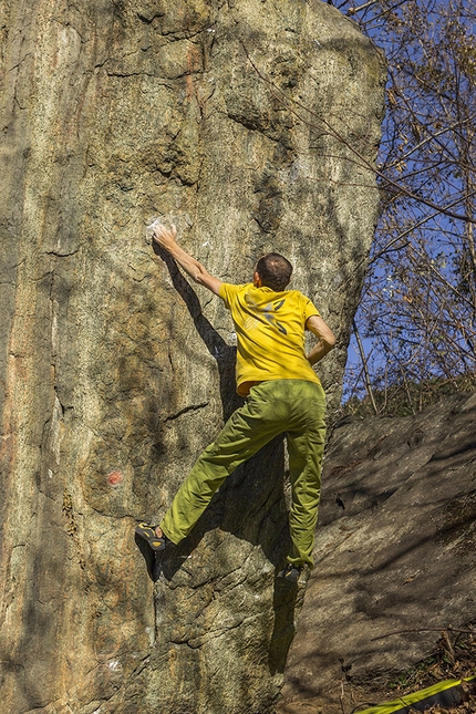 Giovanni Massari, Montecapretto, Val di Susa - Giovanni Massari in arrampicata a Montecapretto: I tarocchi di mia sorella 7b+