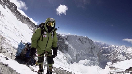 Alex Txikon, Everest - Lo spagnolo Alex Txikon impegnato sull'Everest