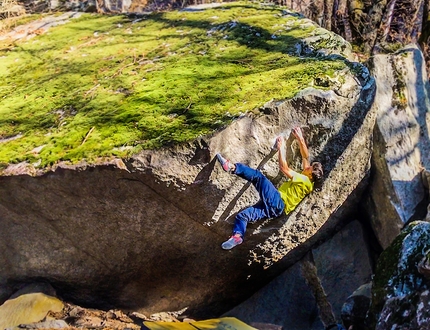 Luca Rinaldi, Cresciano - Luca Rinaldi climbing La Proue 8B at Cresciano