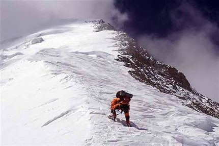 Romano Benet e Nives Meroi in vetta al Dhaulagiri!