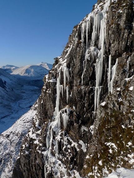 Dave MacLeod sale due vie nuove a Glen Coe, Scozia