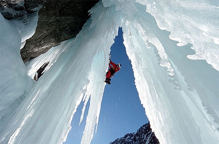 Brunnital, cascate di ghiaccio in Svizzera