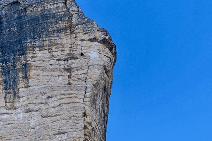 Tre Cime di Lavaredo, Dolomiti, Cima Ovest, Cima Grande, Cima Piccola, Punta di Frida, Cima Piccolissima, Simon Gietl, Michi Wohlleben - Simon Gietl e Michi Wohlleben sullo Spigolo Scoiattoli durante la Traversata invernale delle Tre Cime di Lavaredo il 17/03/2017