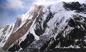 Spantik Golden Pillar, Valle Hunza, Pakistan - Il versante Nord-Ovest dello Spantik