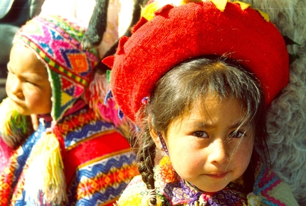 Ande trail, Cordillera Blanca, Perù, Sud America - Bambini peruviani