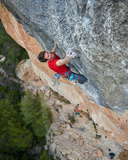 Stefano Ghisolfi, La Rambla, Siurana - Stefano Ghisolfi repeating La Rambla 9a+ at a Siurana in Spain on only his fourth go on 20/03/2017