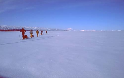 Islanda, ghiacciaio Vatnajokull, Luigi Trippa, Paolo Mantovani, Marco Porta - La traversata del ghiacciaio Vatnajokull in Islanda con gli sci