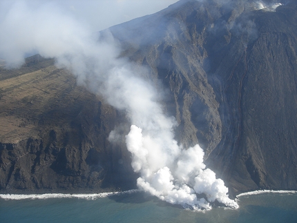 Stromboli volcano - The Stromboli volcano erupting