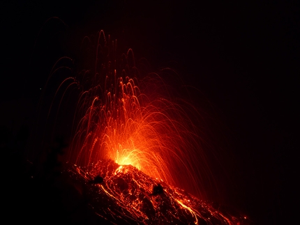 Il vulcano di Stromboli, Isole Eolie, Sicilia - L'eruzione del volcano di Stromboli