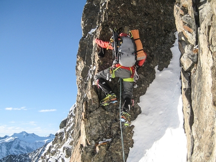 Kaunergrat, Ötztal Alps, Hansjörg Auer, Matthias Auer - Hansjörg Auer and Matthias Auer during their Kaunergrat traverse from 14 - 17 March 2017 