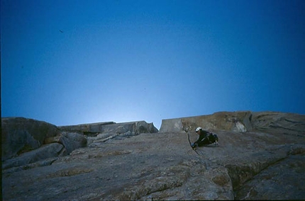 Austrian Shipton Expedition, Trango, Pakistan, Thomas Scheiber, Hansjörg Auer, Matthias Auer, Karl Dung, Ambros Sailer  - Hansjörg Auer sul tiro chiave di Woman and Chalk