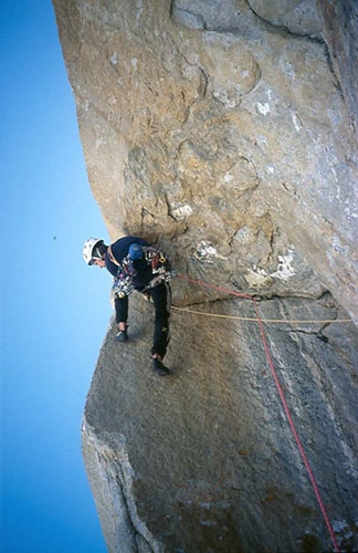Austrian Shipton Expedition, Trango, Pakistan, Thomas Scheiber, Hansjörg Auer, Matthias Auer, Karl Dung, Ambros Sailer  - Thomas Scheiber climbing the 17th pitch (7c+) Woman and Chalk