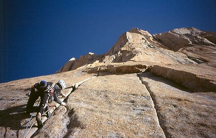 Austrian Shipton Expedition, Trango, Pakistan, Thomas Scheiber, Hansjörg Auer, Matthias Auer, Karl Dung, Ambros Sailer  - Hansjörg Auer climbing Eternal Flame on Nameless Tower