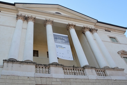La Strada delle 52 Gallerie del Pasubio, Schio - Palazzo Fogazzaro a Schio che ospita la mostra 'La Strada delle Gallerie ha 100 anni'