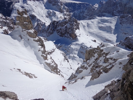 Dolomiti, sci ripido, sci estremo - Sci ripido e sci estremo in Dolomiti: Cima Brenta Alta, in salita