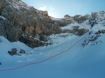 Dolomiti, sci ripido, sci estremo - Sci ripido e sci estremo in Dolomiti: Picco dei Tre Scarperi