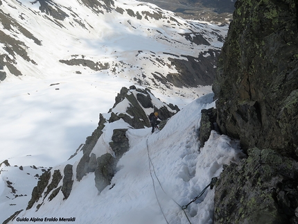 Monte Foscagno, Alta Valtellina, alpinismo - Lorenzo Giacomelli durante l'apertura di 'L'eterna giovinezza' sul Monte Foscagno in Vallaccia Corta (Eraldo Meraldi, Lorenzo Giacomelli, 28/05/2017)