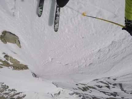 Grandes Jorasses, Whymper, Denis Trento, Mont Blanc - Denis Trento skiiing down the Whymper SW couloir, Grandes Jorasses, Mont Blanc massif