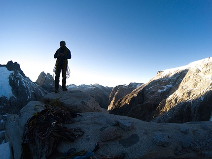 Cerro Mariposa, Patagonia, Luca Schiera, Paolo Marazzi - Dawn breaks before descending down the face