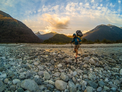 Cerro Mariposa, Patagonia, Luca Schiera, Paolo Marazzi - The last wading across Rio Turbio before descending in canoes