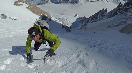 Ueli Steck, Everest Lhotse traversata - Ueli Steck in allenamento nel massiccio del Monte Bianco per la traversata Everest - Lhotse